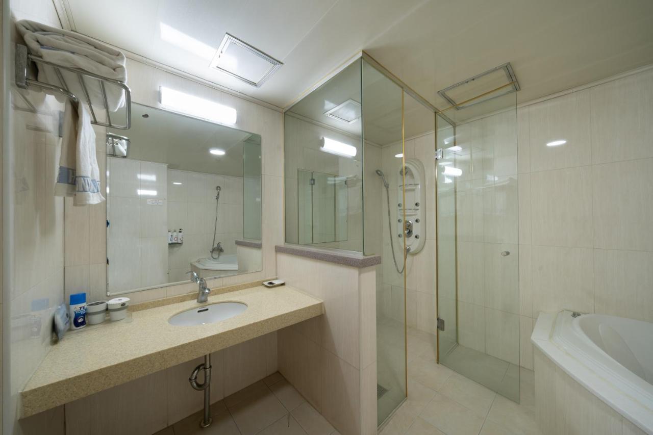 Symphony Hotel Сувон Екстер'єр фото