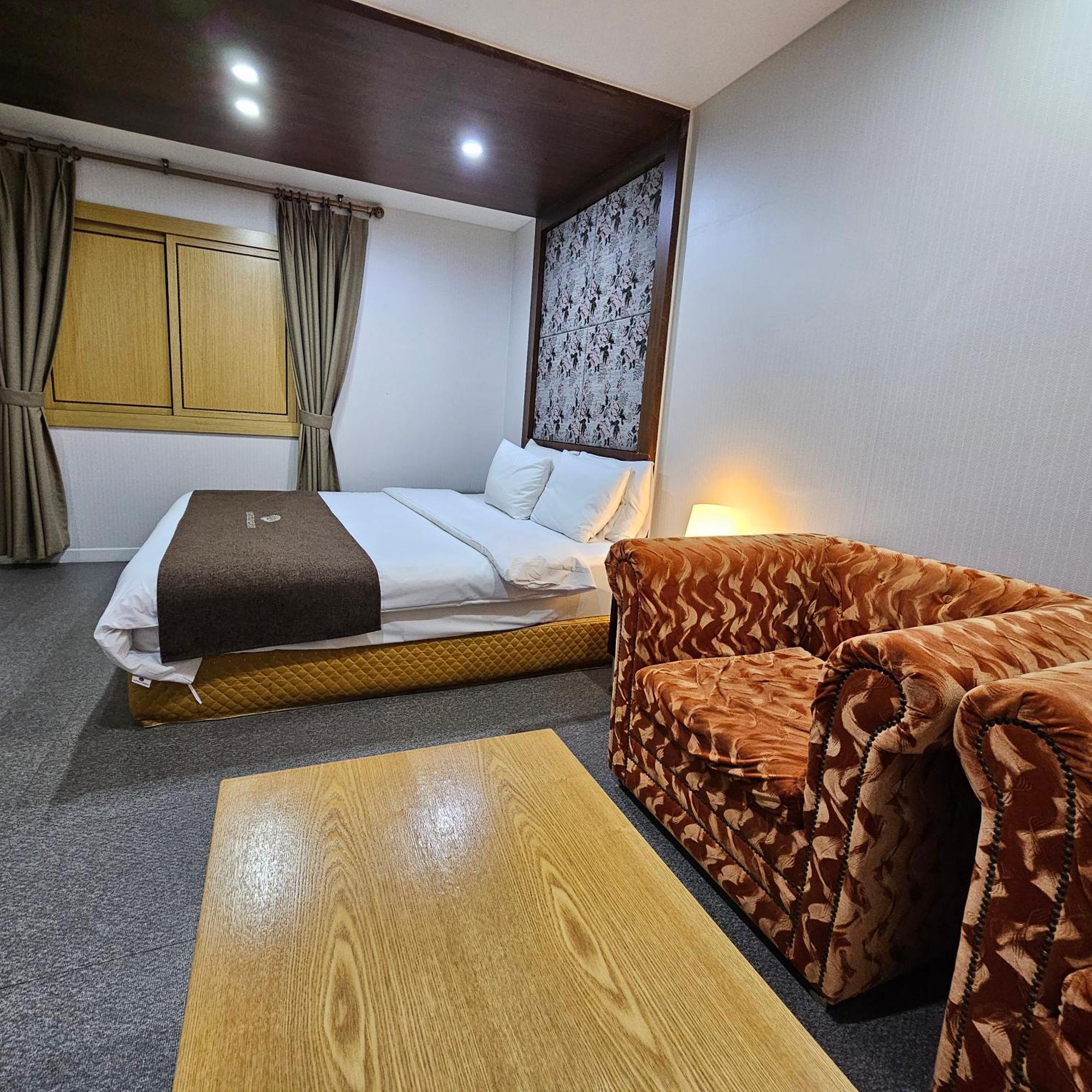 Symphony Hotel Сувон Екстер'єр фото