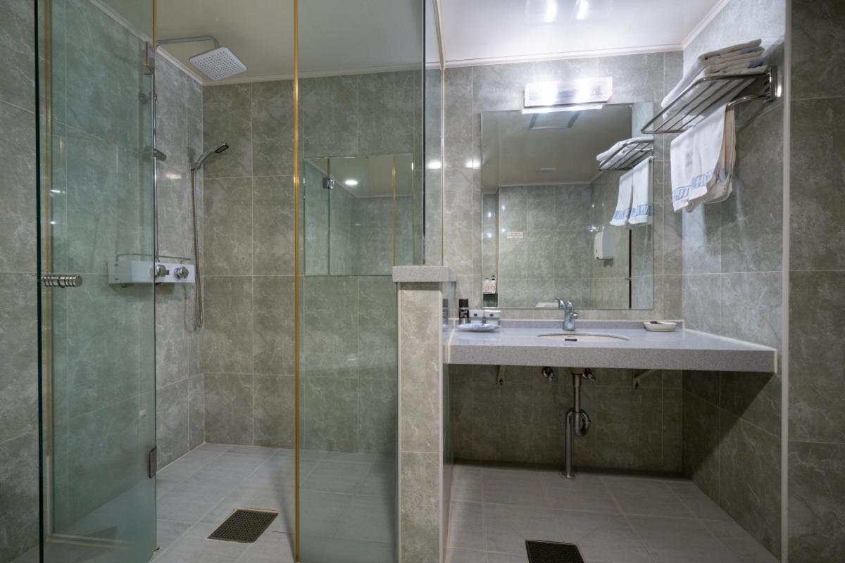 Symphony Hotel Сувон Екстер'єр фото