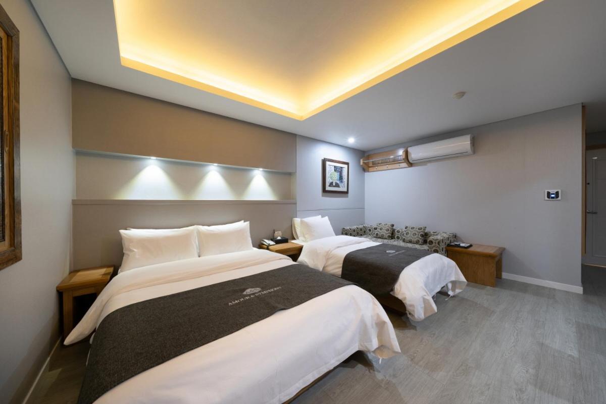 Symphony Hotel Сувон Екстер'єр фото
